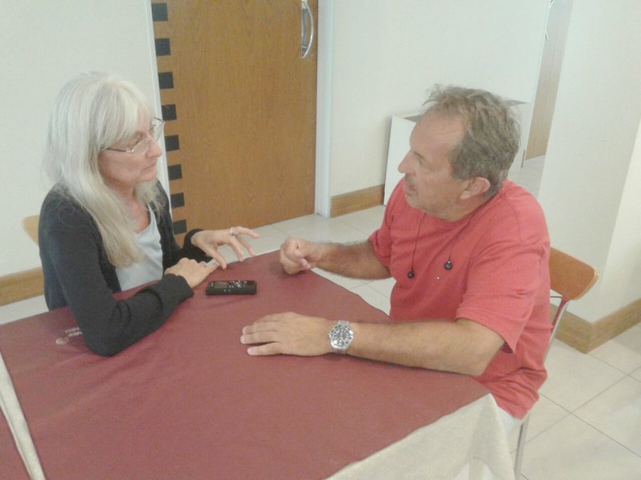 ENTREVISTA. Silvia Muda en di&aacute;logo con el autor.