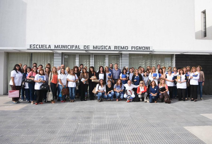 FOTO PRENSA MUNICIPALIDAD EN LA ESCUELA DE MUSICA./ All&iacute; tuvo lugar el acto de entrega de una nueva cuota del Fondo de Asistencia Educativa.