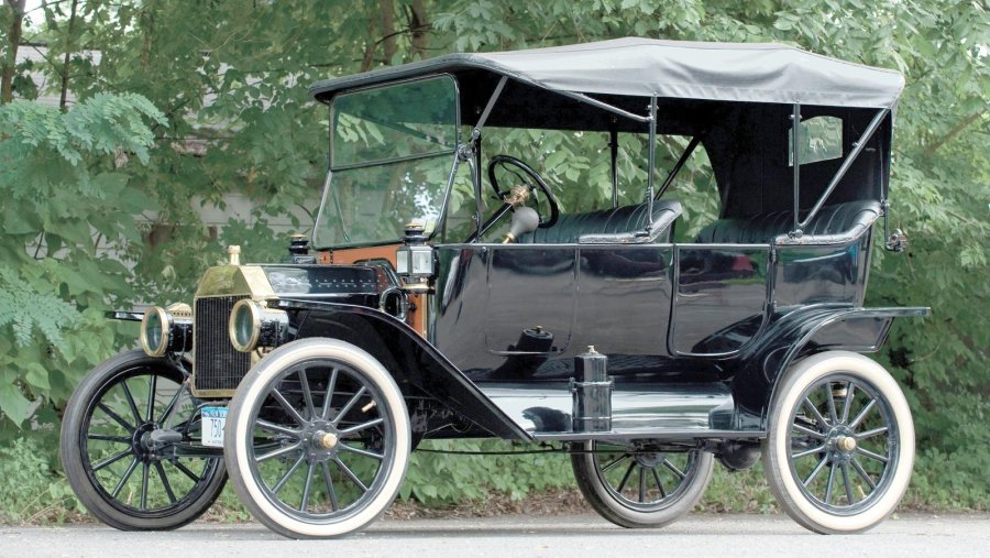 FOTO ARCHIVO  HENRY FORD. Cambió para siempre el concepto de movilidad.  FORD T. El auto que revolucionó la industria.