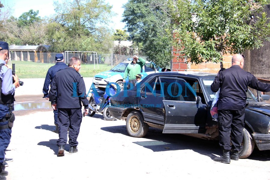 JEFE DE POLICÍA.- En el procedimiento estuvo presente el comisario mayor Adrián Rodríguez. Fotos J. Barrera