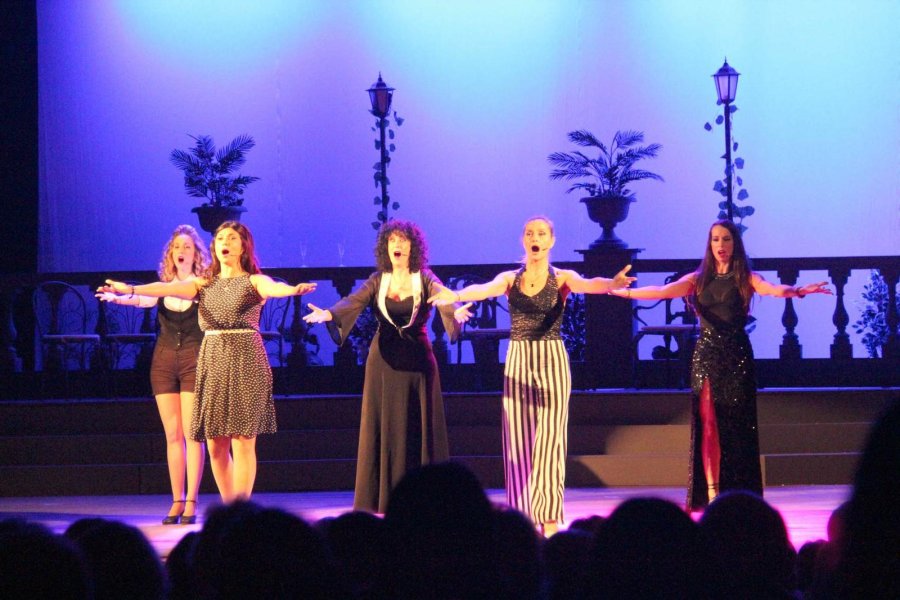 FOTO J. BARRERA PROTAGONISTAS./ Anoche en el Teatro Lasserre.