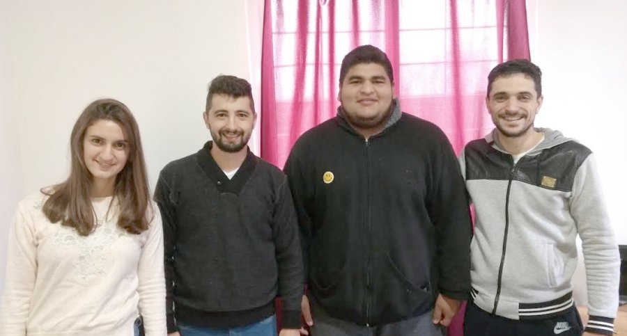FOTO CP PROTAGONISTAS./ En el lanzamiento del taller de ajedrez en el barrio Mora.