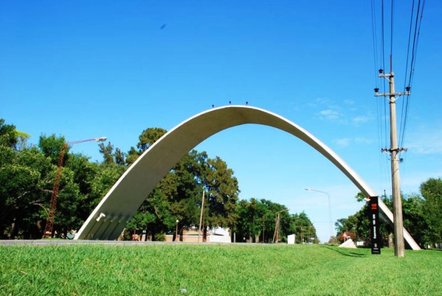 ARCO EN RUTA 70. Esperanza recibi&oacute; a los suizos. FOTO ARCHIVO