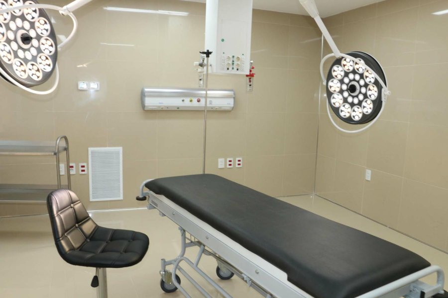 FOTOS CLINICA PARRA FLAMANTE. La nueva sala de cirug&iacute;a general de Cl&iacute;nica Parra. PARTO. Una de las nuevas &aacute;reas de Obstetricia. SECTOR. Cl&iacute;nica Parra contin&uacute;a incorporando espacios y tecnolog&iacute;a para brindar los mejores servicios de salud.  GUARDIA. E
