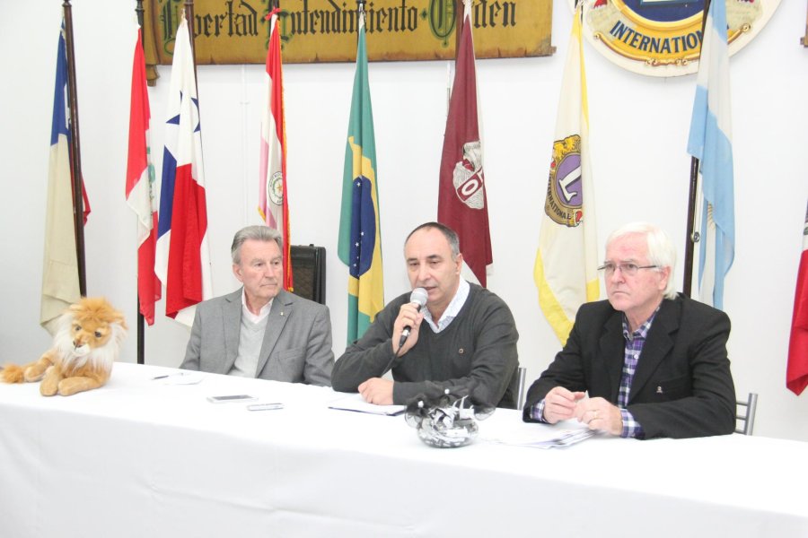 FOTO J. BARRERA// LANZAMIENTO./ Tuvo lugar anoche en la sede del Club de Leones.