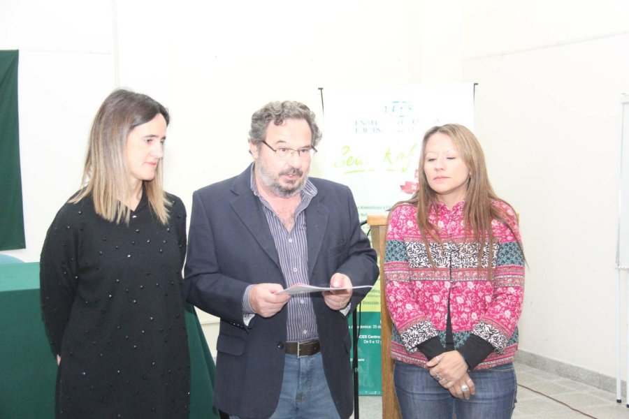 FOTO J. BARRERA ACTO./ Las autoridades ayer en UCES Centro.