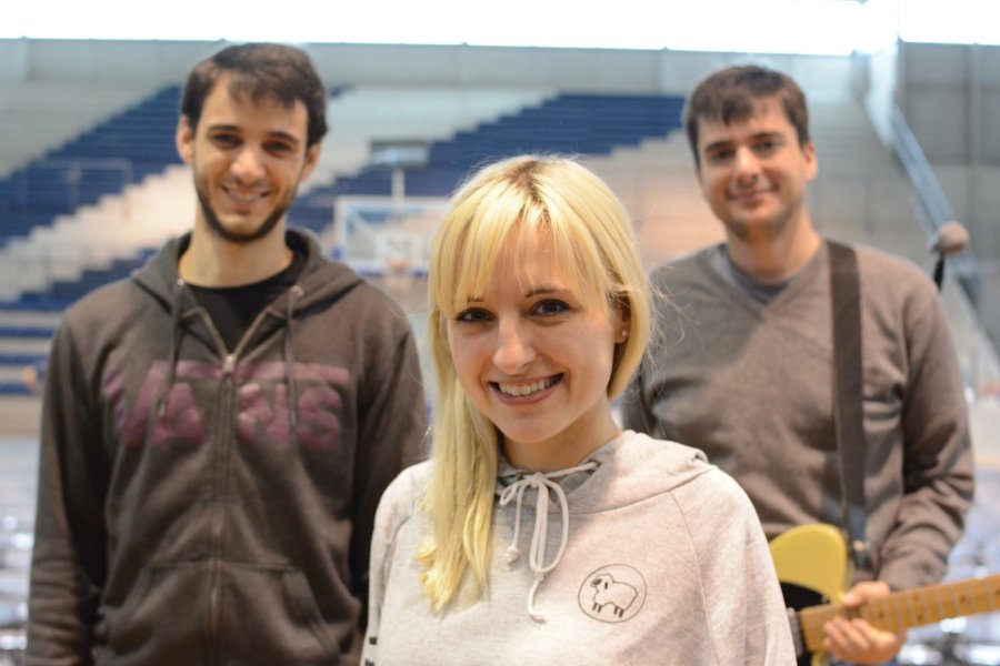 FOTO M. LIOTTA MUSICOS./ Tob&iacute;as Buteler, Athenas Venica y Francesco Mazza, en la prueba de sonido.
