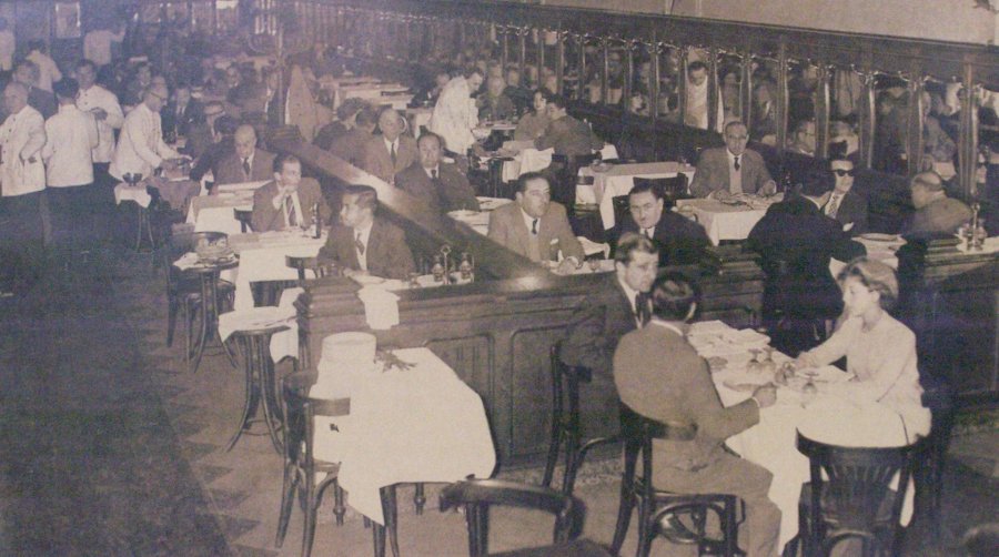 FOTO ARCHIVO// EL TROPEZON./ El Sal&oacute;n de Callao 248, reducto de diputados y senadores.