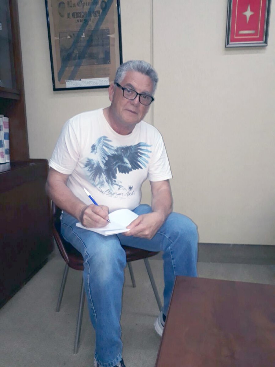 ROBERT. Instante de dedicatoria.