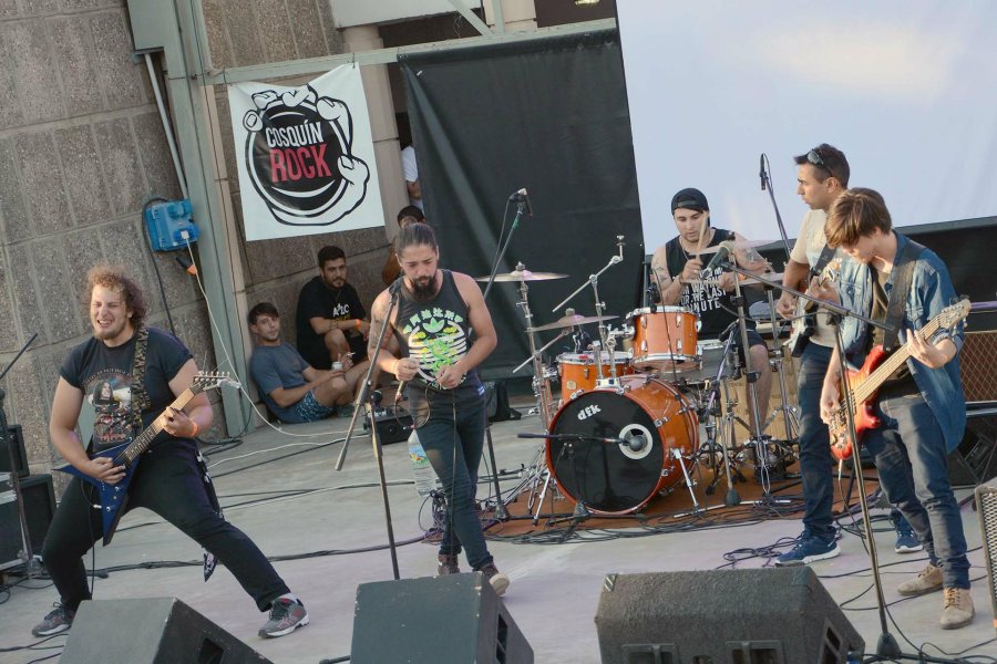 FOTO M. LIOTTA PRE COSQUIN ROCK./ Una de las primeras bandas que empez&oacute; a tocar en la tarde de ayer.
