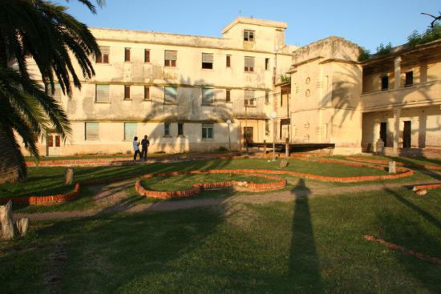 PATIO./ El sitio elegido para desarrollar las diversas propuestas art&iacute;sticas. GRAN HOTEL VIENA./ Vista general del edificio de este tradicional hotel. RALLY BARRIONUEVO./ El consagrado int&eacute;rprete se presentar&aacute; el pr&oacute;ximo 31.