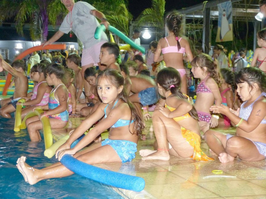 FOTO PRENSA SEOM// FIESTA DEL AGUA./ Dos imágenes capturadas el pasado martes en el predio del gremio municipal.