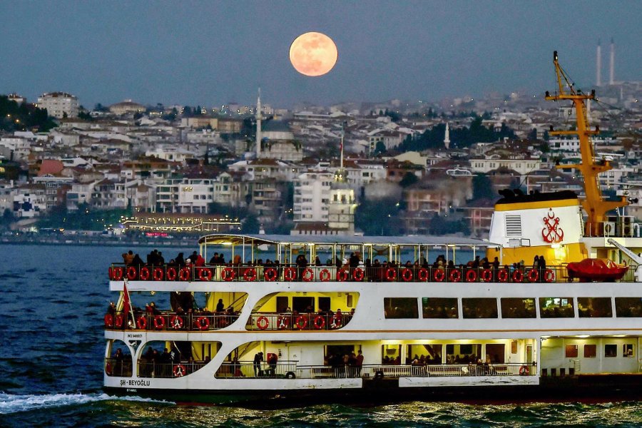 FOTO NA// SUPERLUNA./ Un fen&oacute;meno similar se reiterar&aacute; el 31 de enero de 2037.