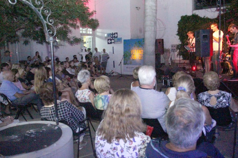 FOTO J. BARRERA PURA MUSICA. El patio del Museo Hist&oacute;rico se colm&oacute; para observar a grupos locales.