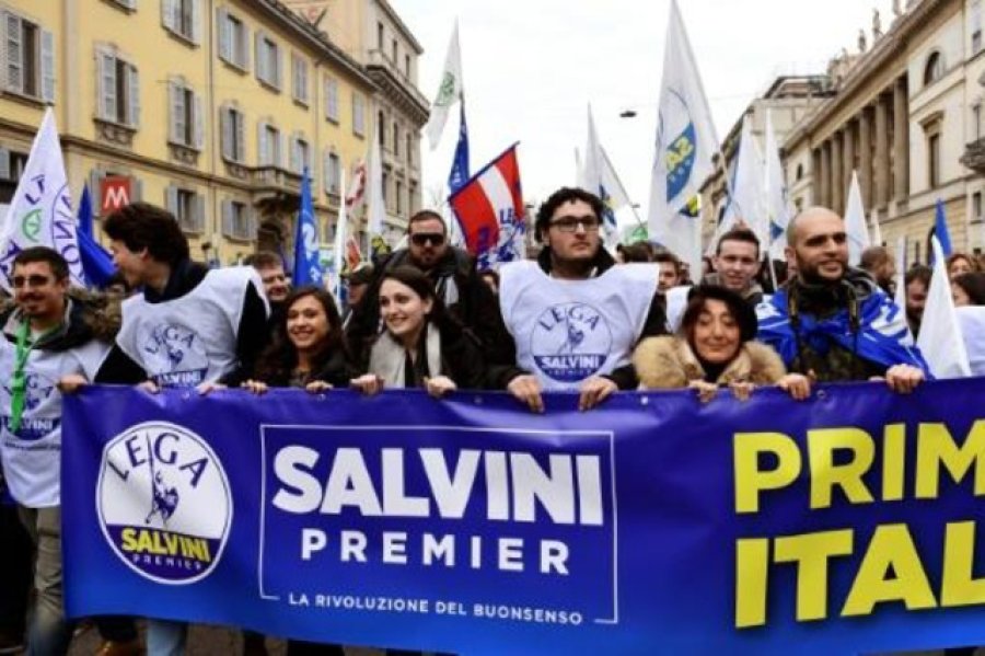 FOTO AFP-NA A LAS CALLES. Simpatizantes de La Liga en una manifestaci&oacute;n en Mil&aacute;n en apoyo al candidato Matteo Salvani.