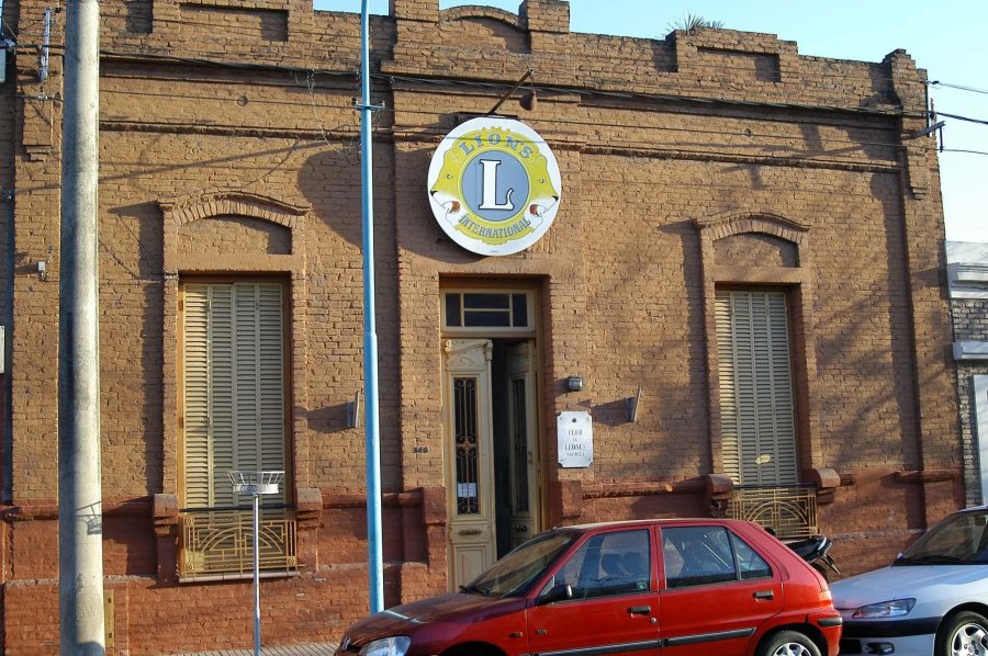 FOTO ARCHIVO CLUB DE LEONES./ La sede funciona en Alem 346.
