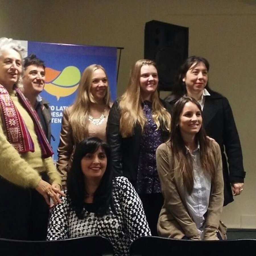 FOTO MEC MAESTRIA./ La directora Massoni con alumnos de distintos lugares del pa&iacute;s.