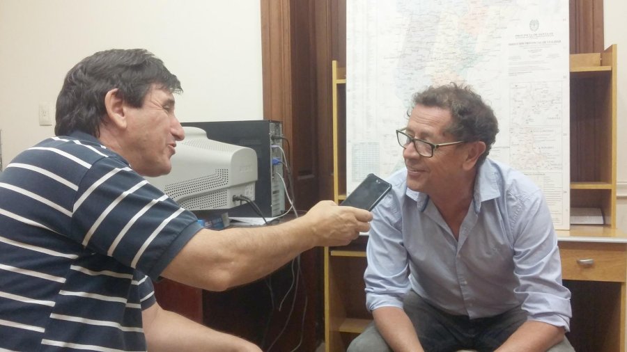 FOTO DS EN SANTA FE./ El corresponsal de LA OPINION entrevista  a Jos&eacute; Trombert.