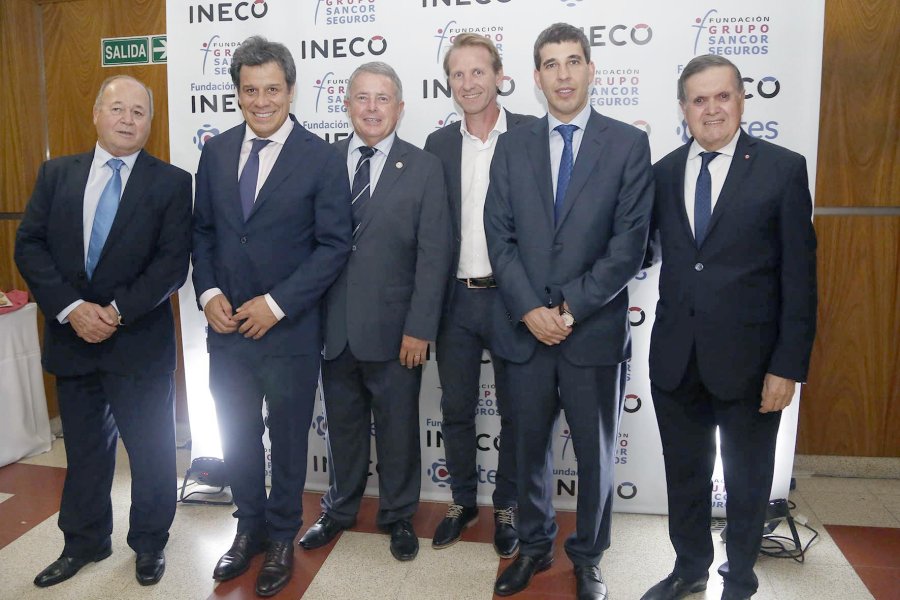 FOTO COMUNICACION// EL INTENDENTE./ Junto a autoridades de INECO y CITES.