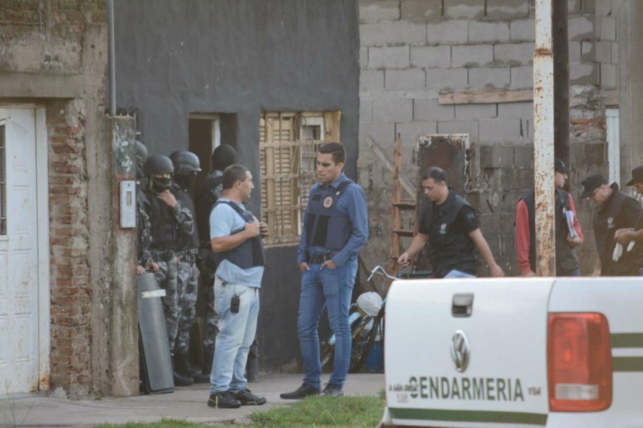 FOTO PRENSA FRONTERA BUSQUEDA. Hubo un gran despliegue de agentes de seguridad en Frontera.