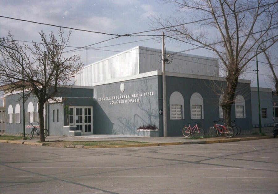 FOTO ARCHIVO VILLA ROSAS. Los hechos se desataron frente a la escuela ubicada en intersecci&oacute;n de calles Newbery y Barcelona.