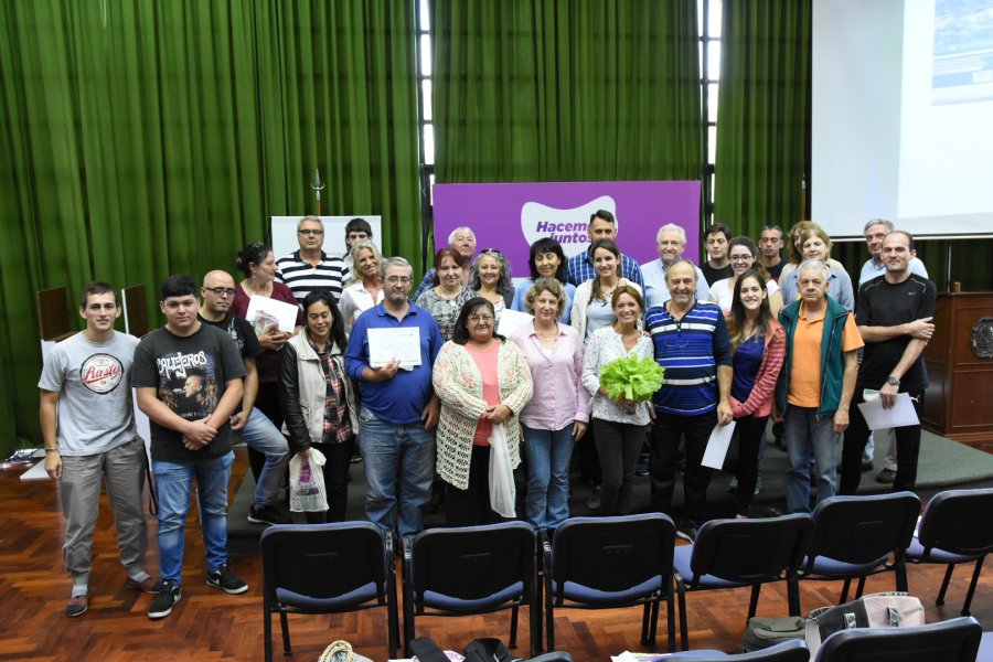 FOTO MUNICIPIO HIDROPONIA./ Participantes del curso en el Sal&oacute;n Verde.