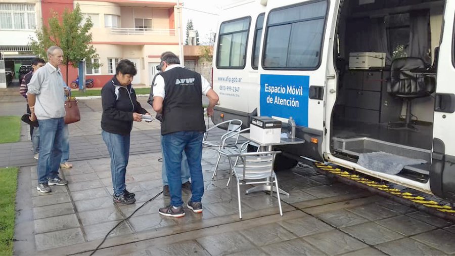 FOTO PRENSA MUNICIPALIDAD// MOVIL./ La unidad de AFIP en plena labor.