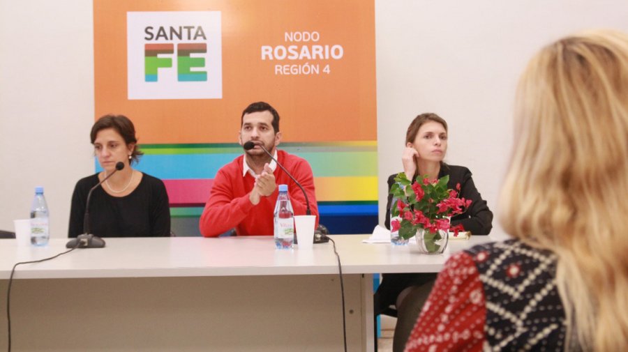 FOTO MIN. SEG. STA. FE CAPACITACION. Para profesionales de Servicio Penitenciario, en consumo problem&aacute;tico y adicciones.