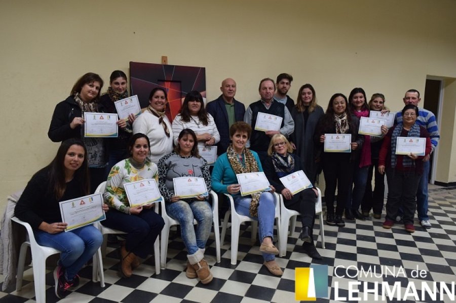 FOTO PRENSA COMUNA// CERTIFICADOS./ El grupo que particip&oacute; en la capacitaci&oacute;n.