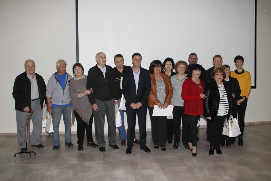 FOTO ARCHIVO// HOMENAJE./ A quienes  integraron aquel primer cuerpo legislativo, realizado como inicio de las celebraciones.