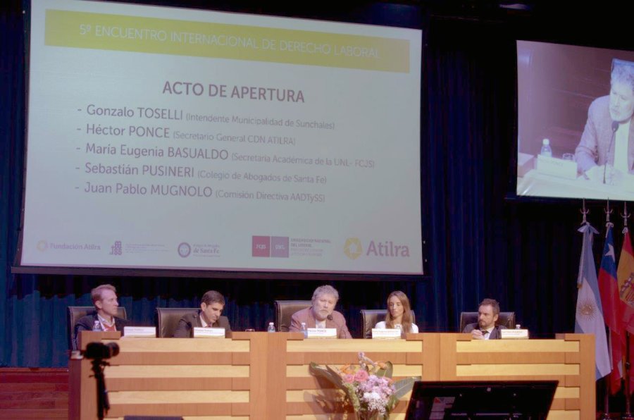 FOTO PRENSA ATILRA// APERTURA./ Como es de práctica las autoridades abrieron las jornadas de reflexión. CONSIDERACIONES./ Fueron vertidas por algunos de los actores de la realización.