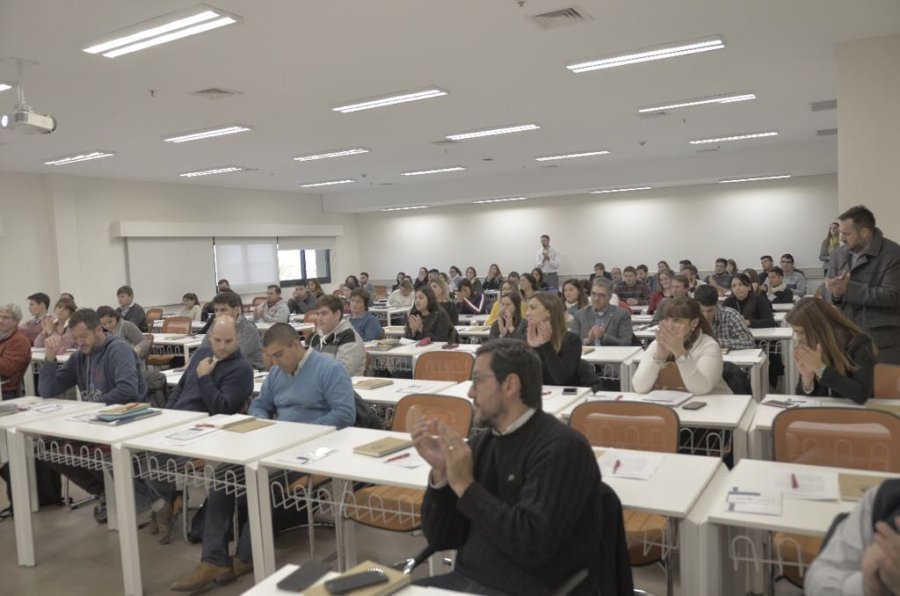 FOTO PRENSA ATILRA// DIPLOMATURA./ Un instante en la jornada de lanzamiento.