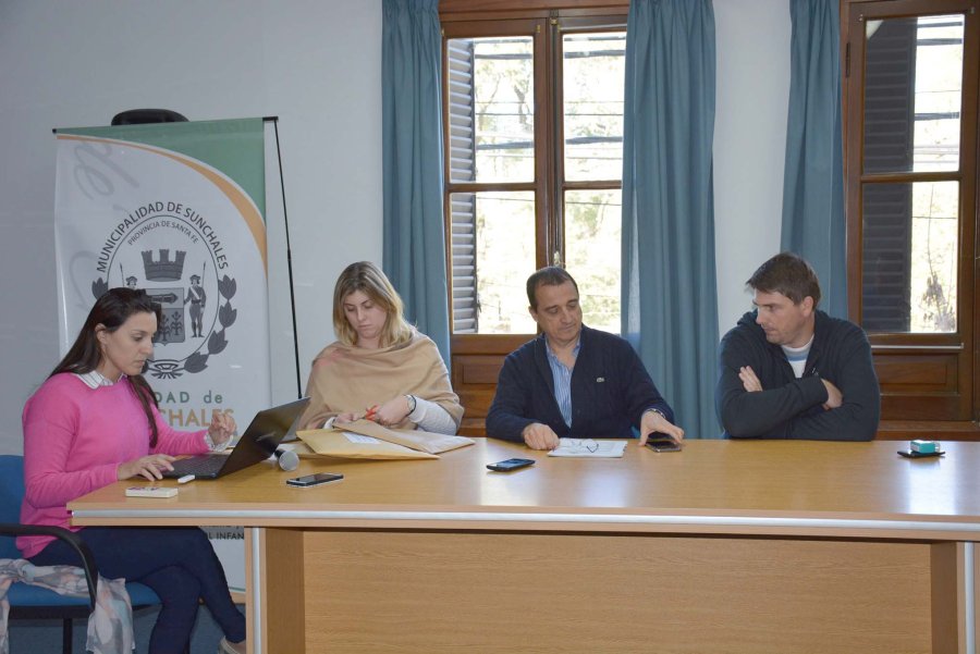 FOTO COMUNICACION// OFERTAS./ Un instante del acto celebrado en el Sal&oacute;n Azul.