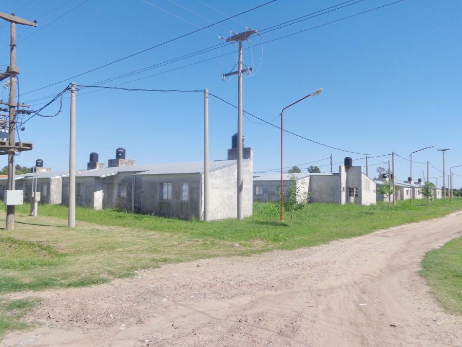 FOTO PRENSA COMUNA// CUARENTA VIVIENDAS./ La porf&iacute;a de los presidentes comunales y la decisi&oacute;n de la Provincia, evitaron que quedasen en el olvido.