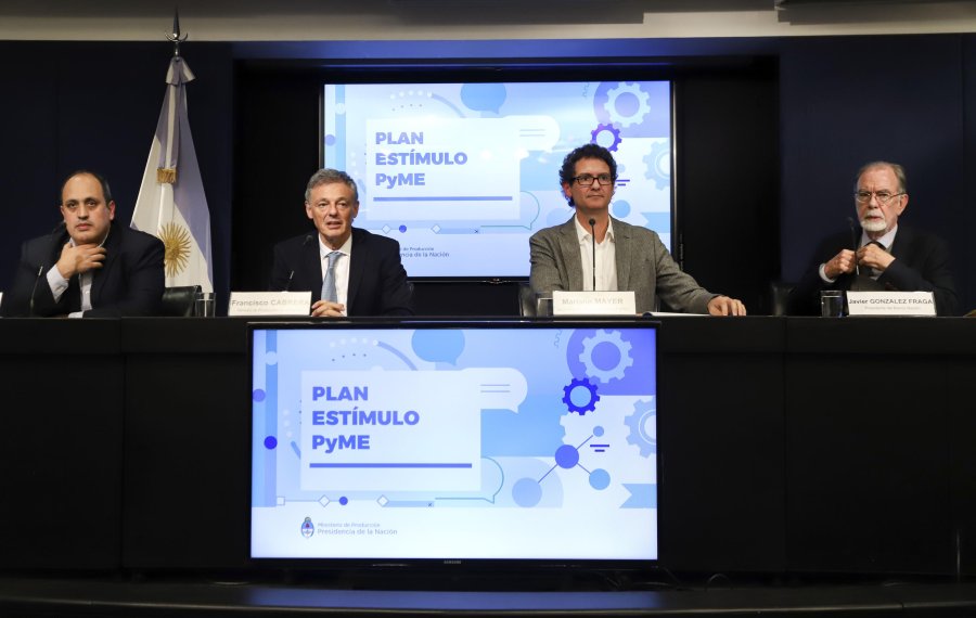 FOTO NA CABRERA. Encabez&oacute; conferencia sobre medidas para Pymes.