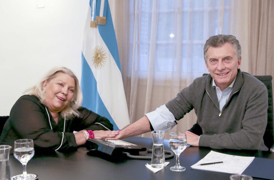 FOTO NA SONRISAS. Carri&oacute; en Olivos junto a Macri, un encuentro cargado de gestos.