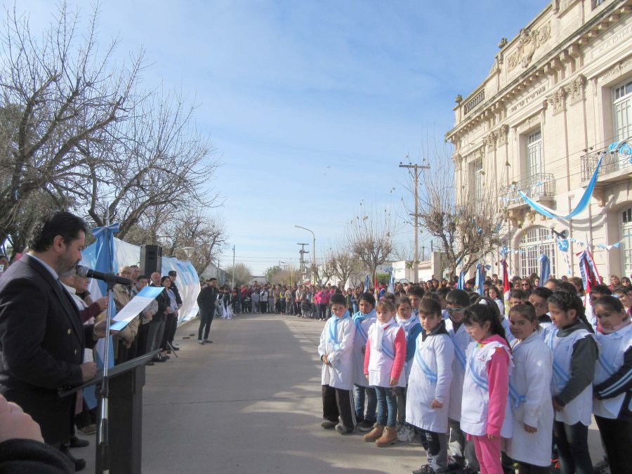 PROMESA./ Alumnos moisevillenses prometieron lealtad a la Bandera.
