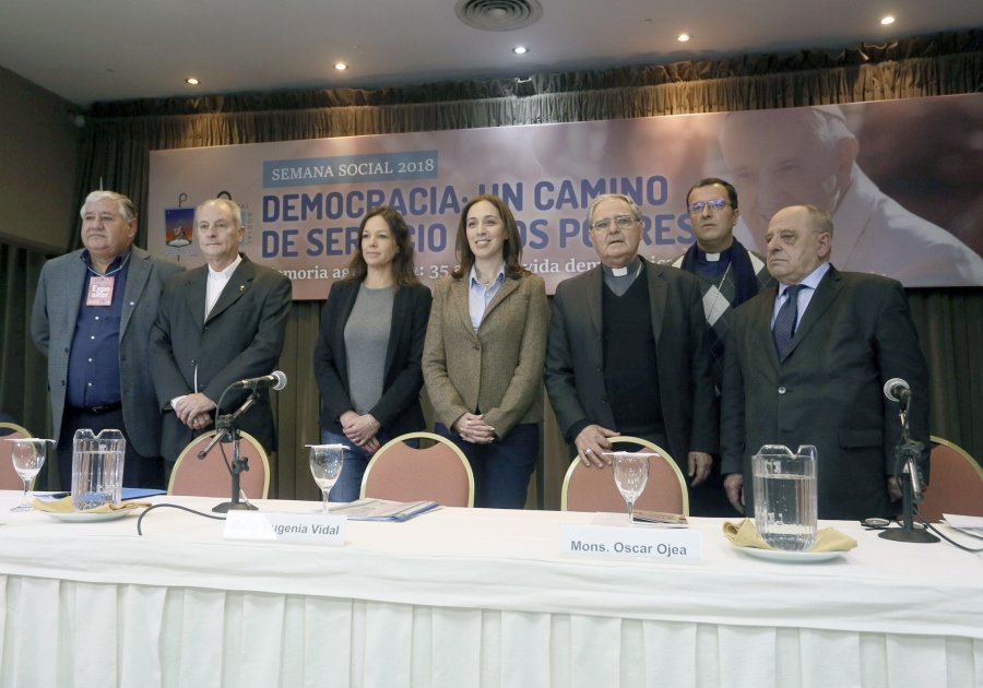 FOTO NA APERTURA. Funcionarios y obispos en el comienzo de la Semana Social.