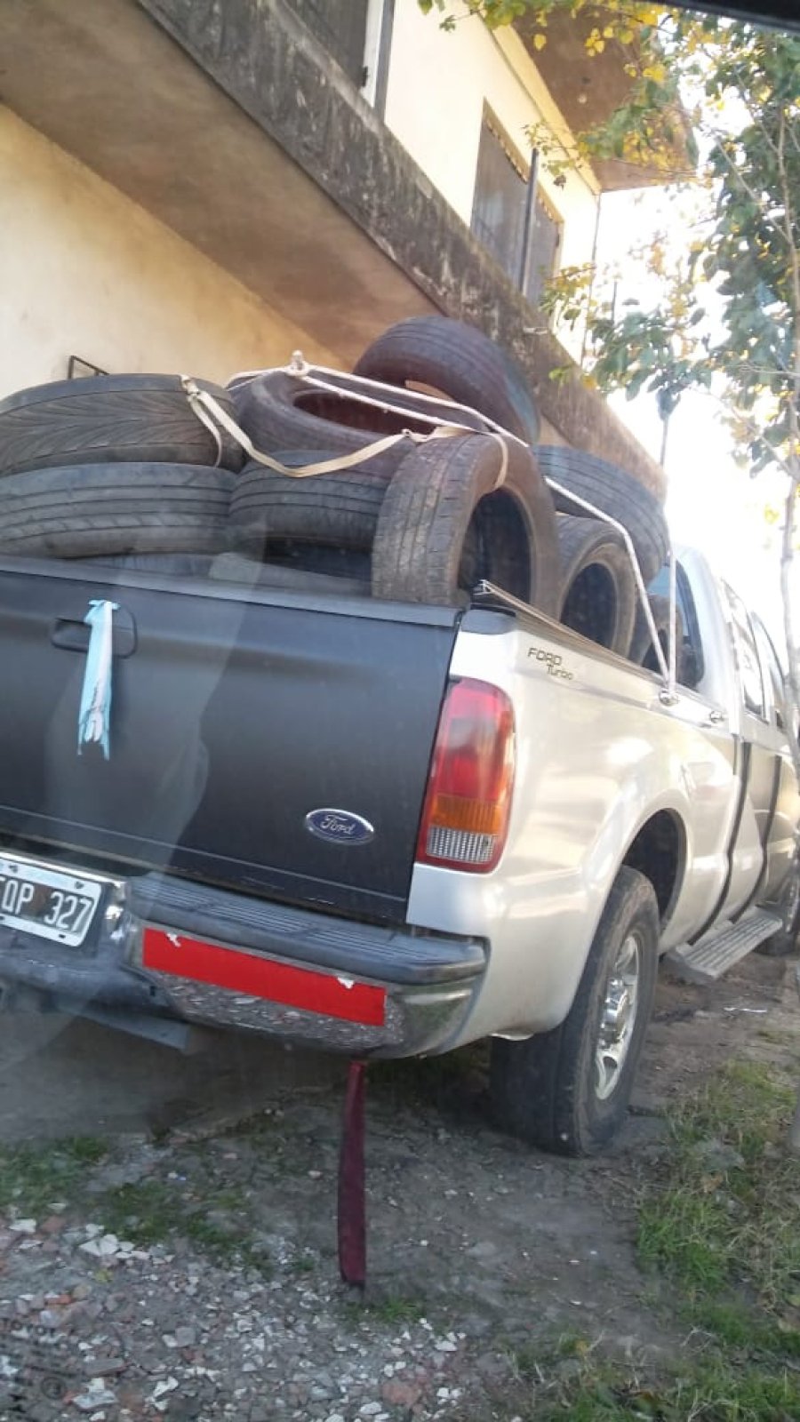 FOTO MIN. SEG. DE LA NACION GOMAS Y UN ARMA. Fue detenido por Gendarmer&iacute;a en el marco de piquetes en La Matanza.