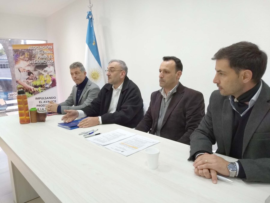 FOTO PRENSA AC// INFORME./ Omar Mart&iacute;nez, Alcides Calvo, Gabriel Rosti y Fabio Barbero.