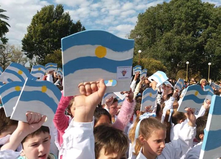 FOTO PRENSA COMUNA// ALUMNOS/ Prometieron lealtad al pabell&oacute;n nacional.