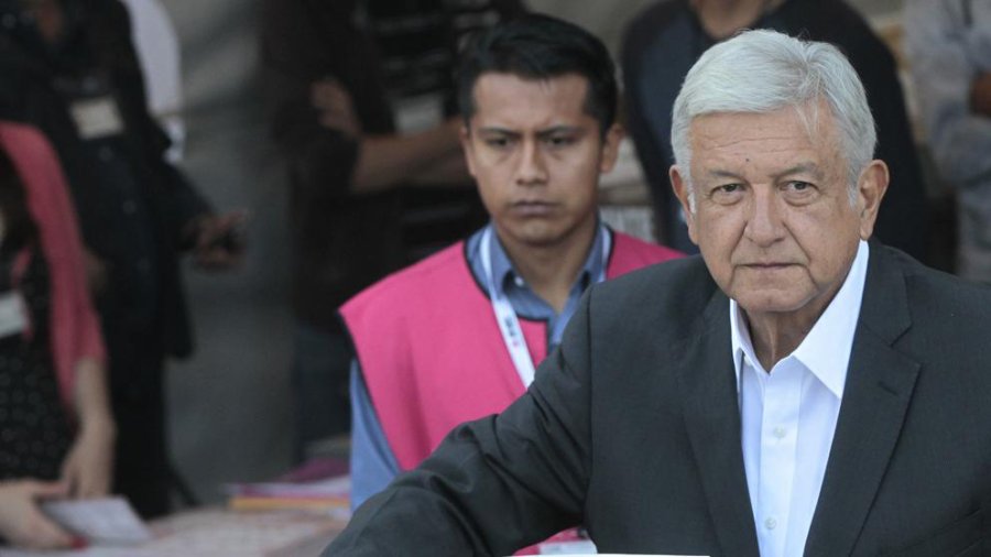 FOTO AFP-NA  MEXICO CAMBIA. Las encuestas dan una clara victoria a L&oacute;pez Obrador.