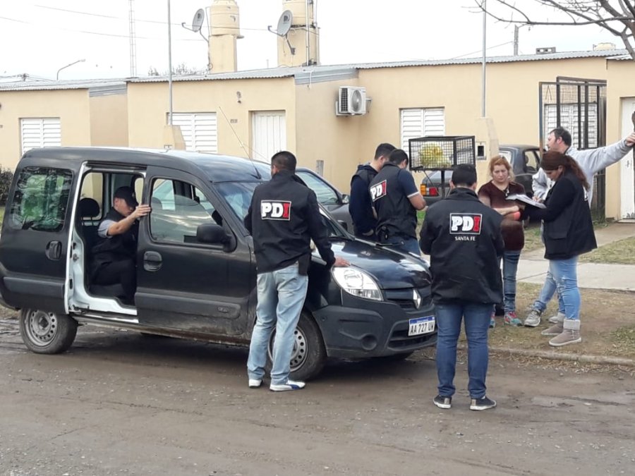 FOTO URV  PROCEDIMIENTO. El supuesto autor del femicidio fue detenido el domingo por la tarde en calle Brigadier L&oacute;pez y Zaffetti.