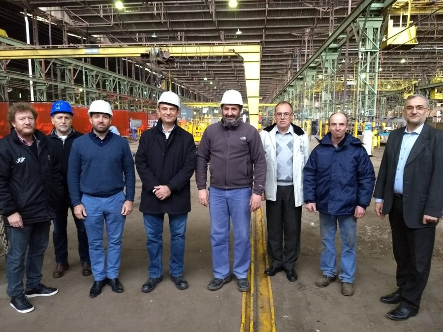 FOTO AC// EN SAAB/ Un instante de la reciente visita a la planta.