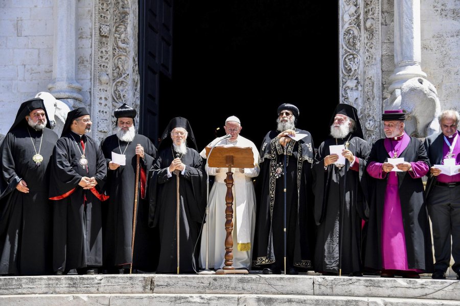FOTO AFP-NA BARI./ Oraci&oacute;n ecum&eacute;nica.