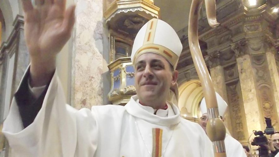FOTO NA MONS. V. FERNANDEZ.