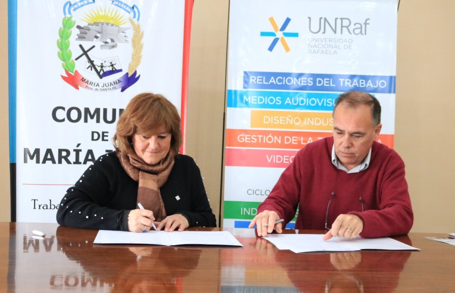 FOTO PRENSA UNRAF CONVENIO. - Rosario Cristiani y Amadeo Bazzoni, en la firma del convenio.