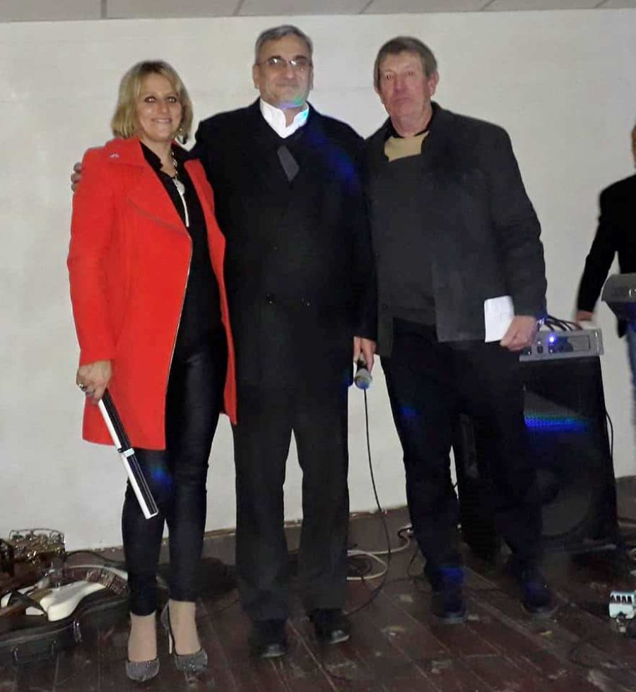 FOTO PRENSA AC// EN LA FIESTA./ Milena Grimaldi, Alcides Calvo e Irineo Astesana.