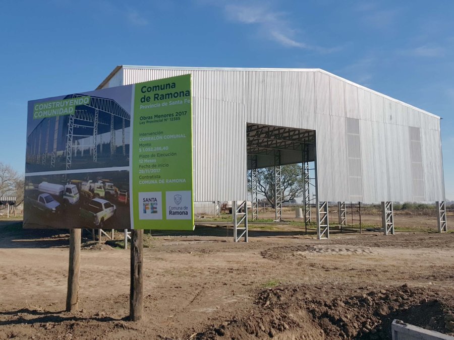 FOTO PRENSA COMUNA// CORRALON./ Estado que presenta la obra del nuevo corral&oacute;n comunal.  EN SUNCHALES./ Vista del encuentro desarrollado en el Sal&oacute;n Azul del Edificio Municipal.