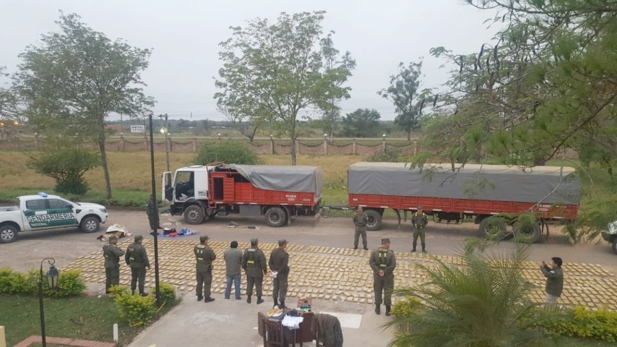 FOTO MIN. SEG. NACION OPERATIVO EN FORMOSA. Simulaban transportar un importante cargamento de bananas.